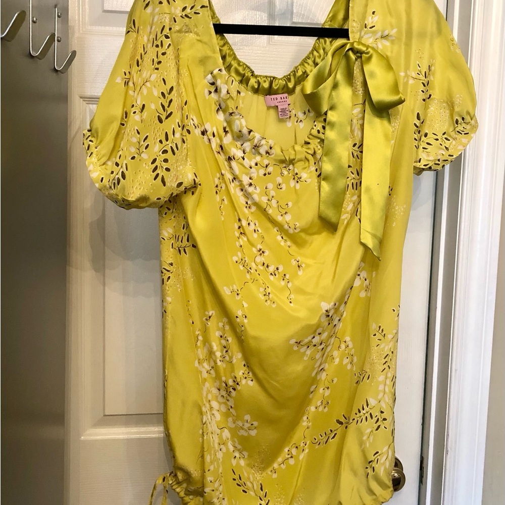 Ted Baker London Chartreuse  Floral Silk Blouse with Bow Detail. Size 3 - Picture 2 of 8
